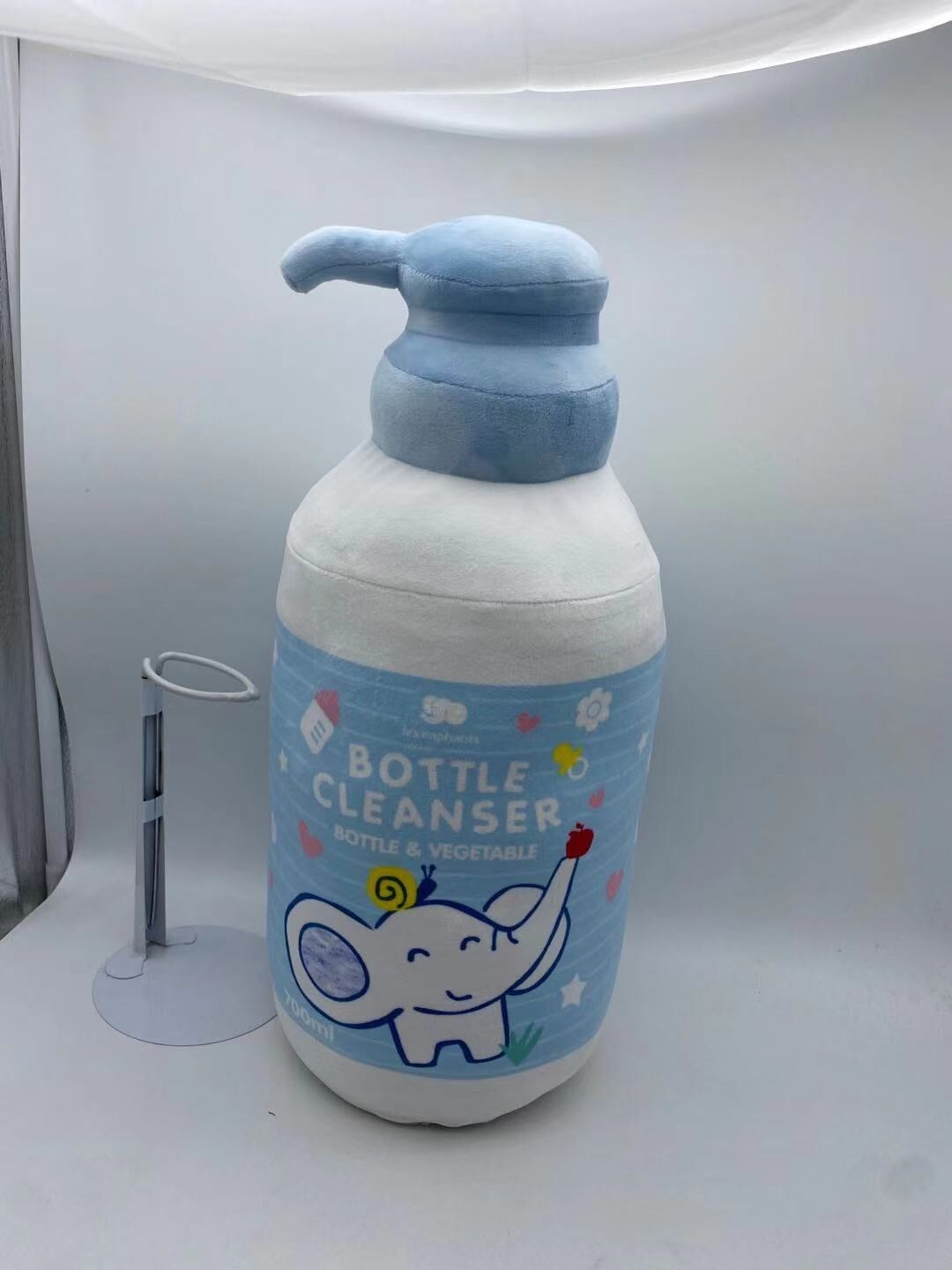 奶瓶造型抱枕